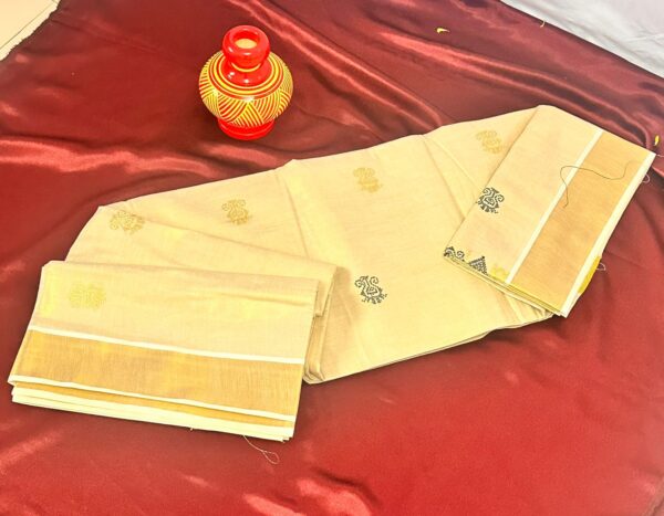 Kerala Saree - Image 2